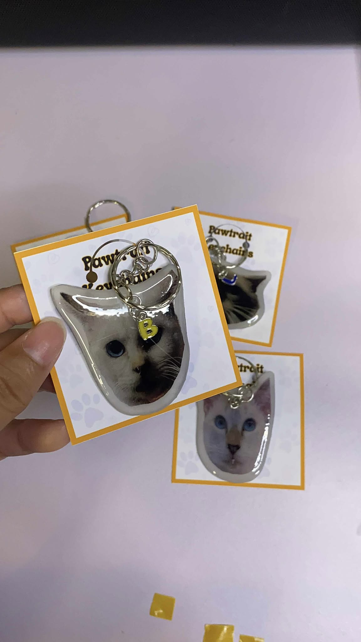 Pawtrait Keychain for Hoomans 🐶 SEND US A MESSAGE FIRST BEFORE PLACING YOUR ORDER - facebook.com/artsandwords.studio
